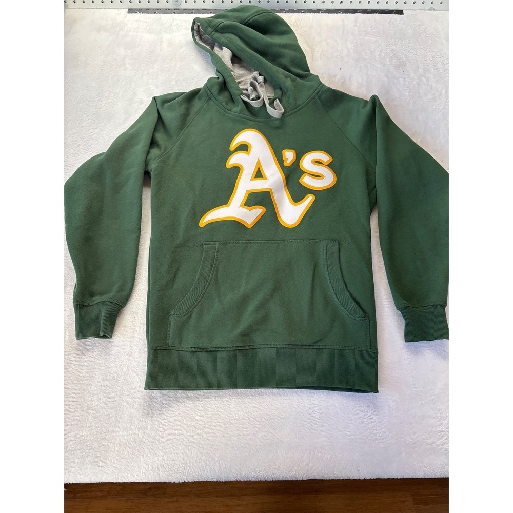Men's Athletics Antigua Green Victory Pullover Hoodie